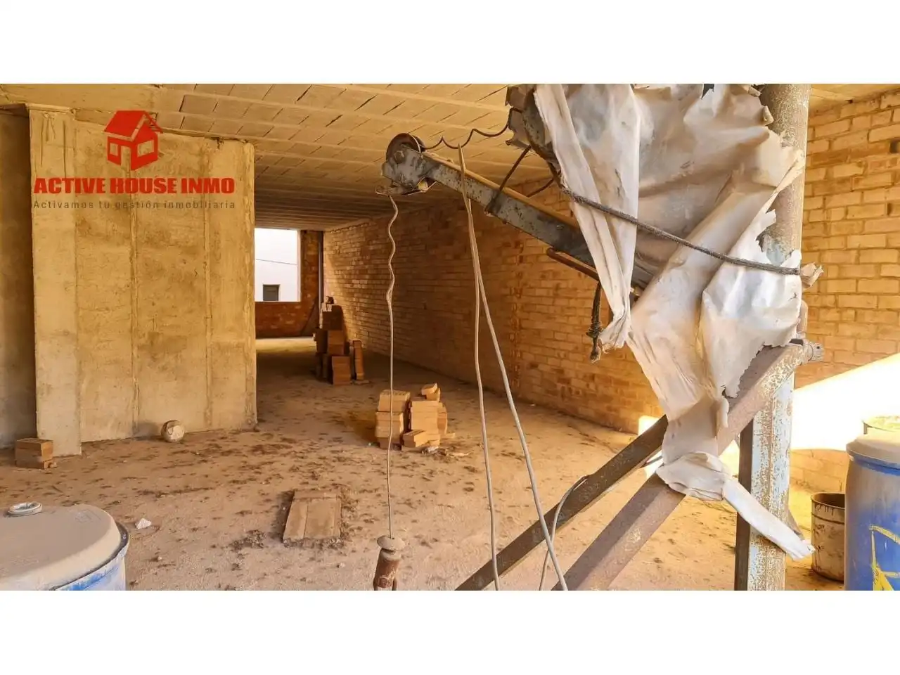 Casa adosada en venda en Santa Bàrbara amb Terrassa i Balcó