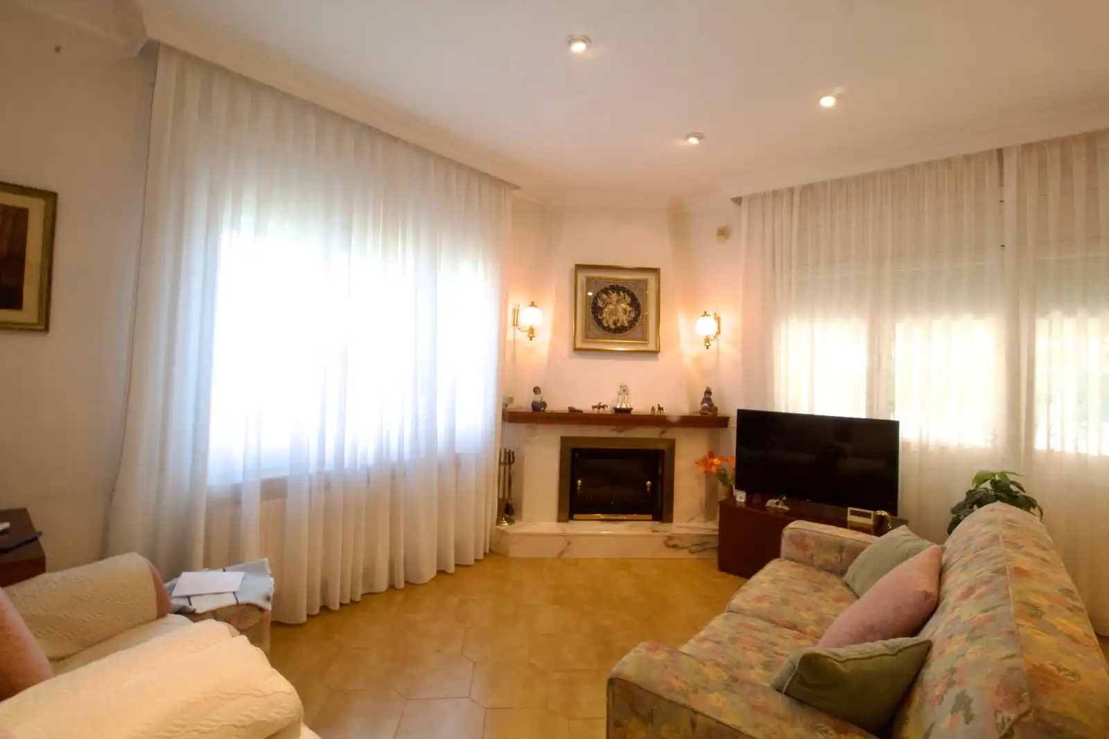 Sala d'estar de Casa o xalet en venda en Les Franqueses del Vallès amb Aire condicionat, Calefacció i Jardí privat