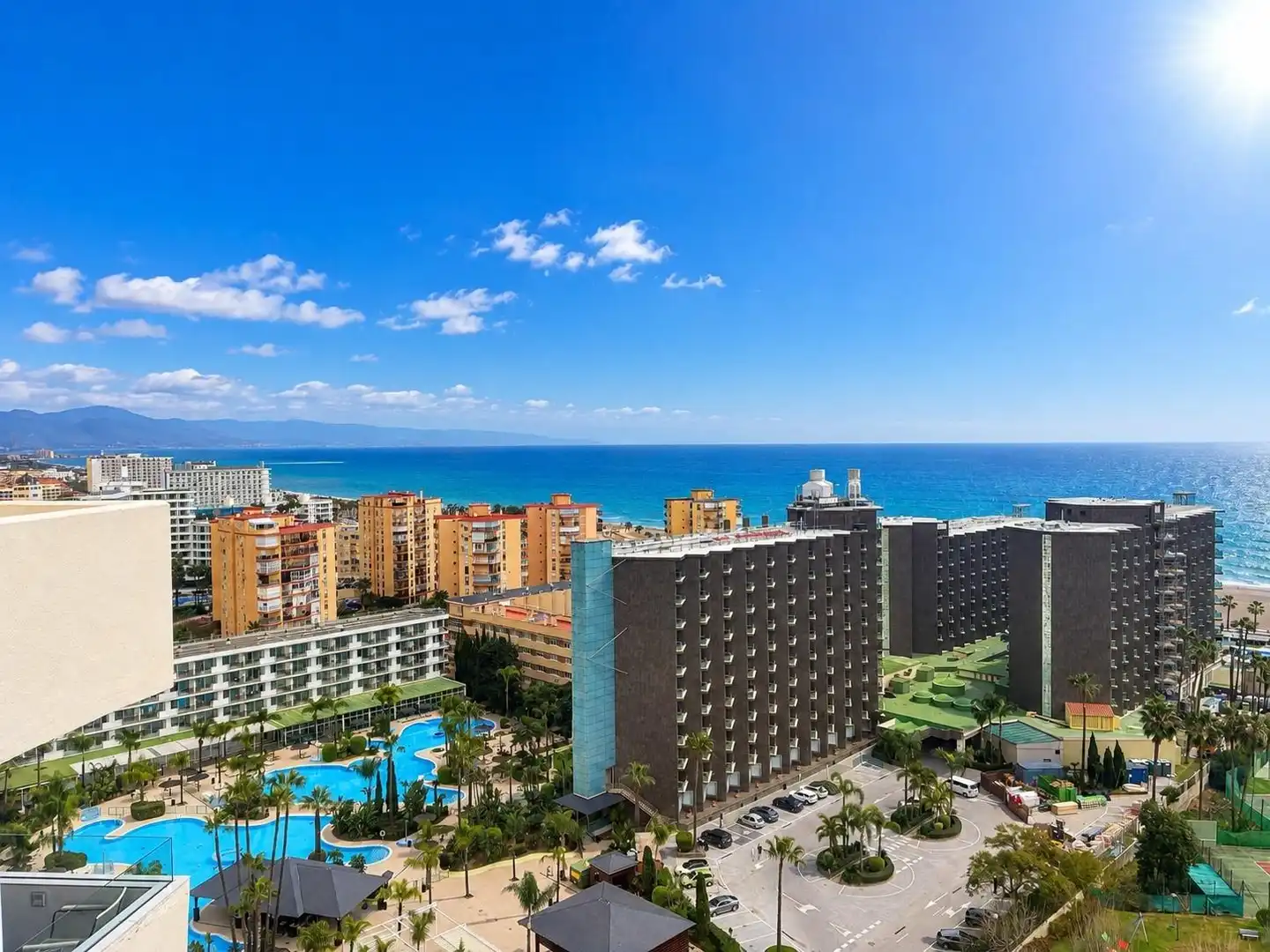Vista exterior de Ático de alquiler en Torremolinos con Aire acondicionado, Calefacción y Jardín privado