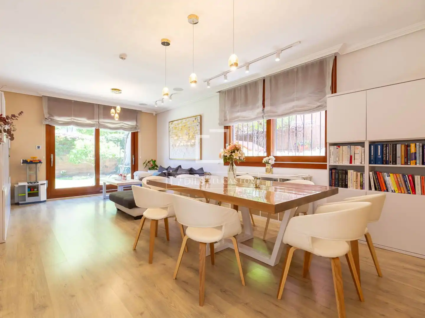 Comedor de Piso en venta en Esplugues de Llobregat con Aire acondicionado, Calefacción y Jardín privado