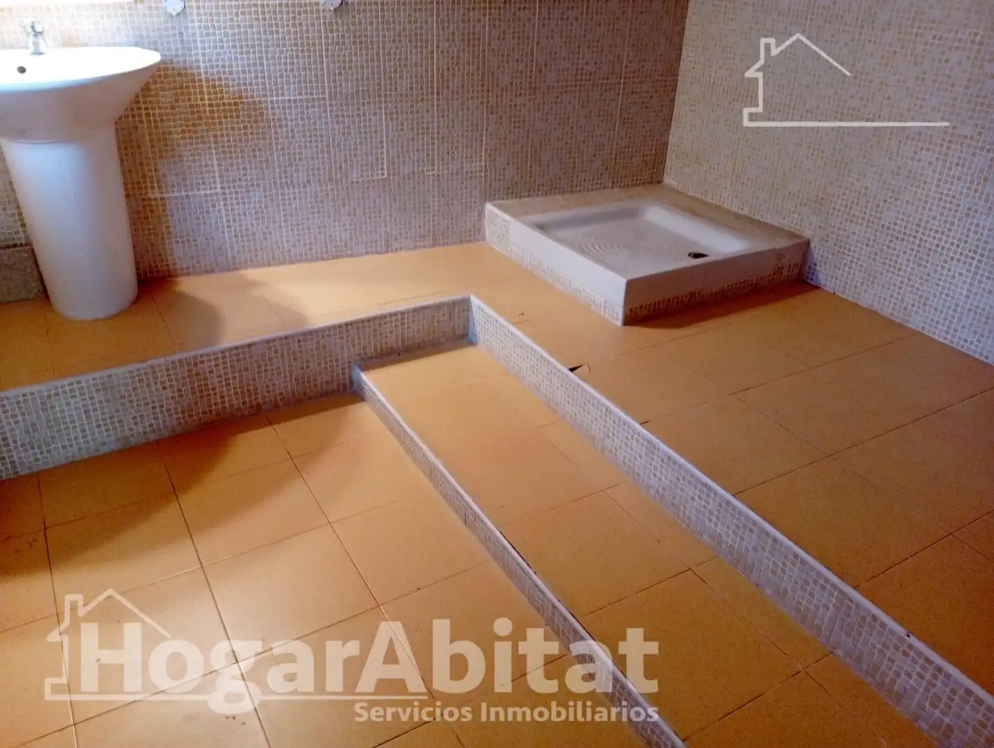 Bathroom of Houses for sale in Castellón de la Plana / Castelló de la Plana  with Air Conditioner, Private garden and Terrace