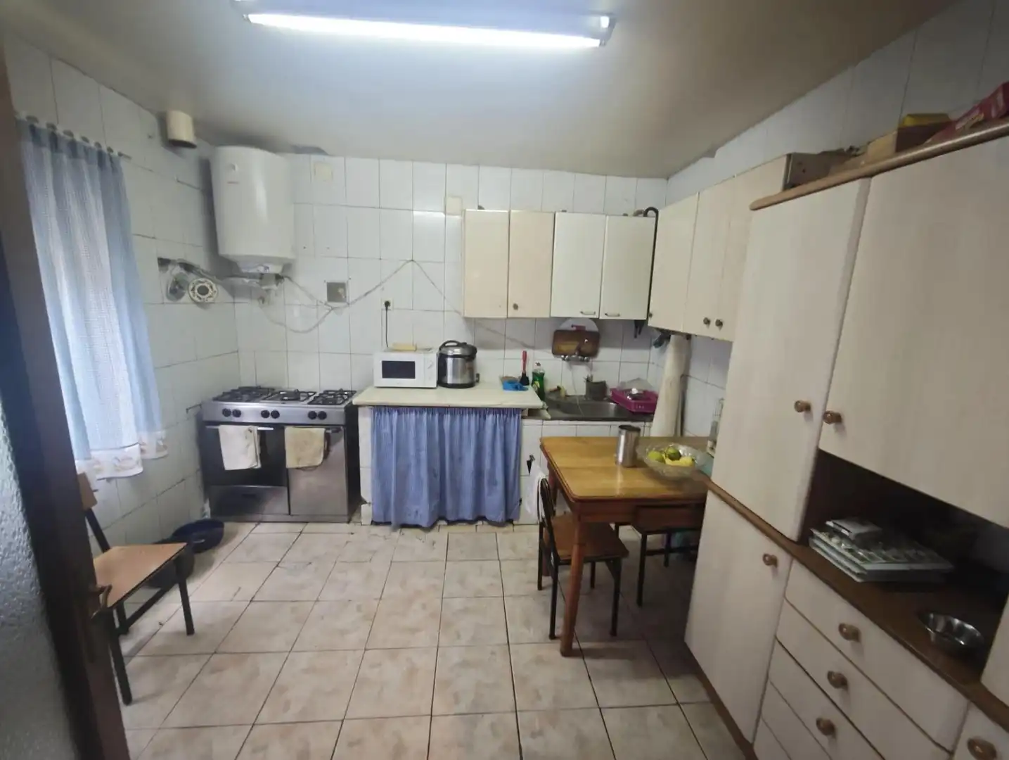 Cuina de Casa o xalet en venda en Mieres (Asturias) amb Terrassa, Piscina i Moblat