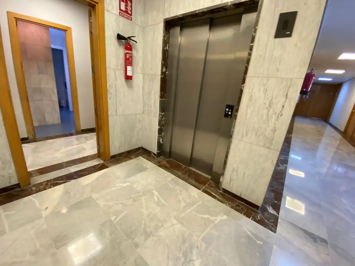 Büro zur Miete in Sevilla mit Klimaanlage