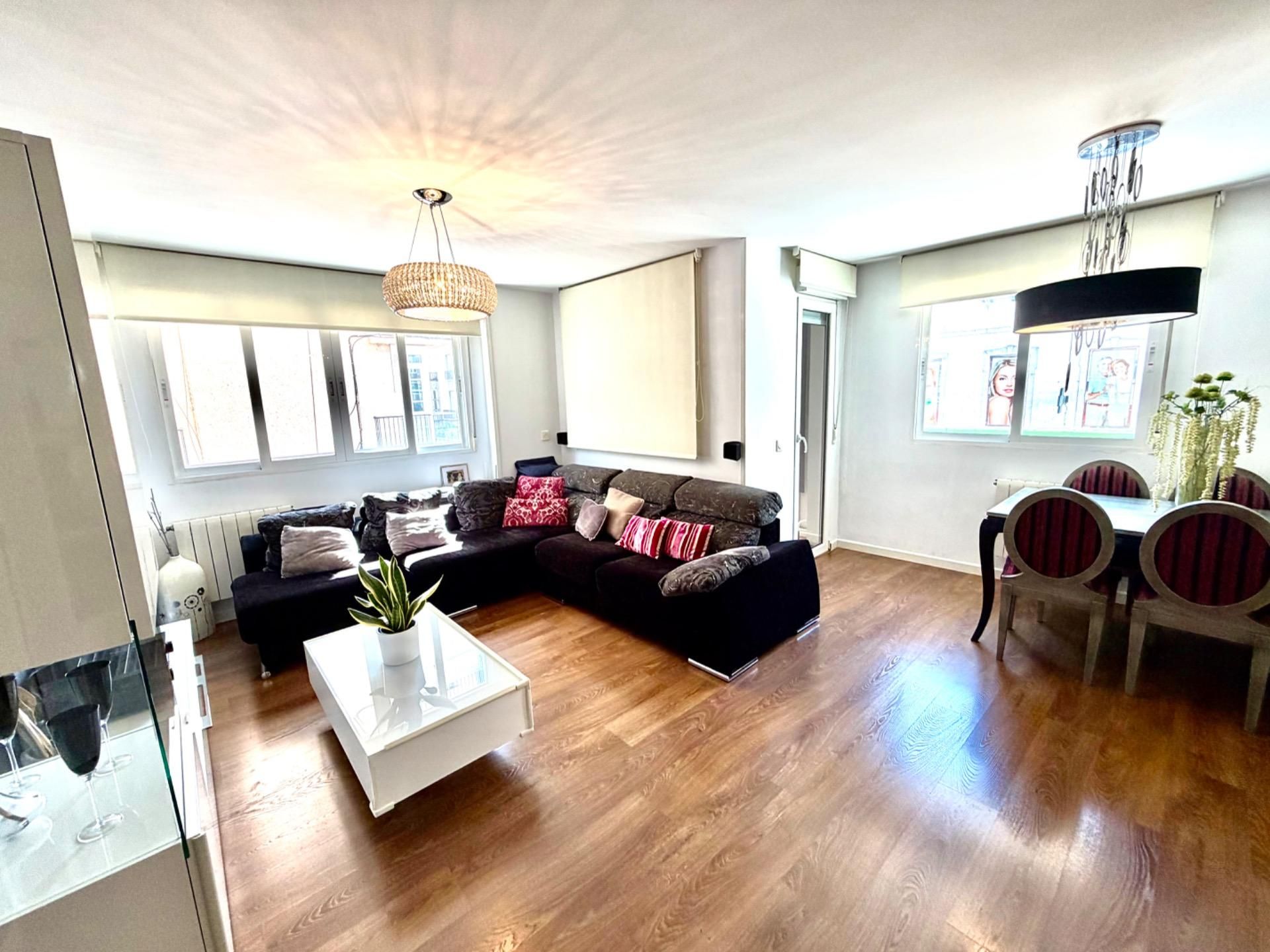 Living room of Flat for sale in  Murcia Capital  with Air Conditioner, Parquet flooring and Storage room