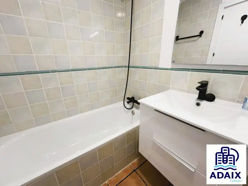 Baño de Piso de alquiler en Santa Olalla