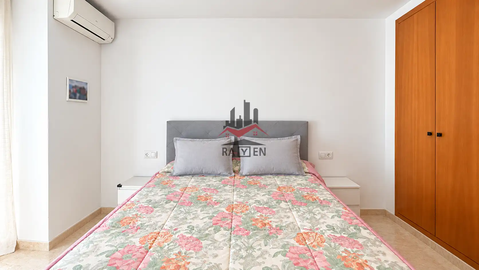 Habitación de Casa adosada en venta en Vilafant con Calefacción, Jardín privado y Terraza