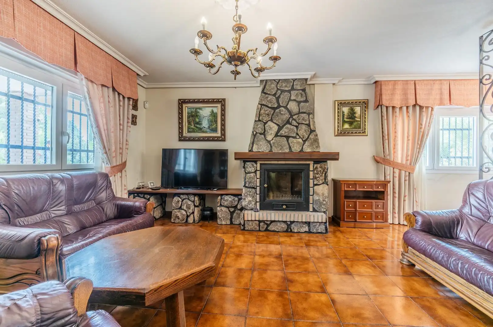 Houses for sale in Casa Amarilla
