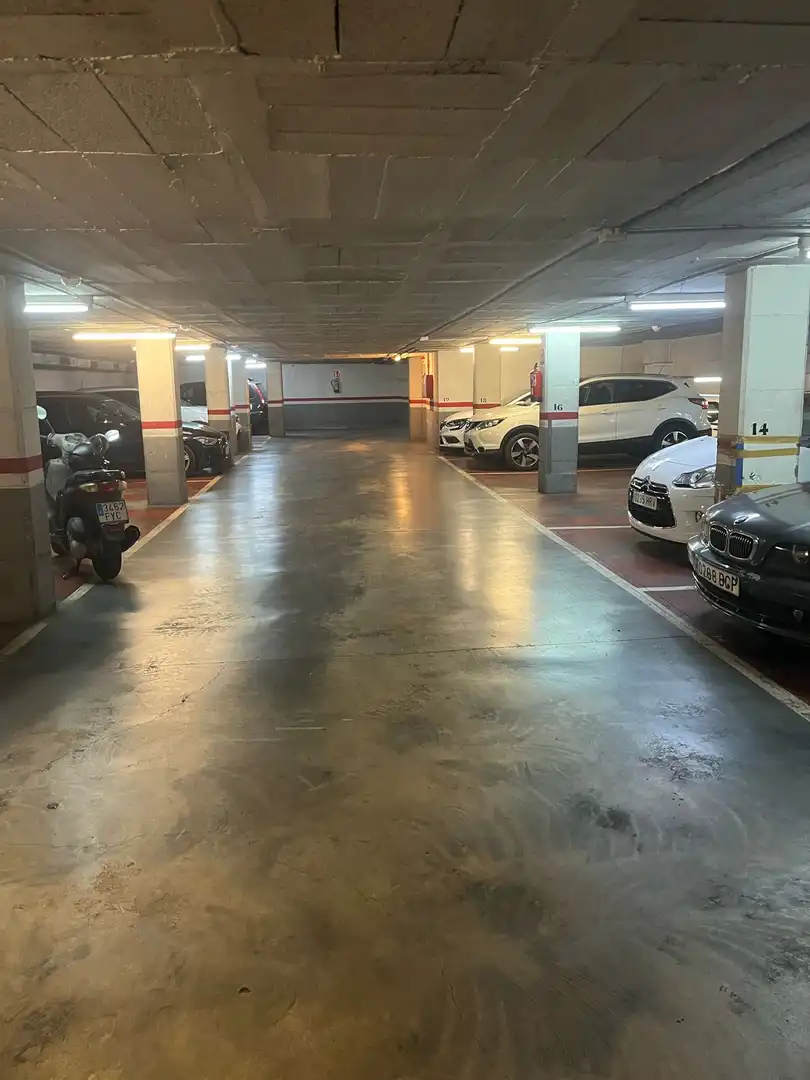 Einzelparkplatz zum Verkauf in Carrer de la Igualtat 2, imagen 3