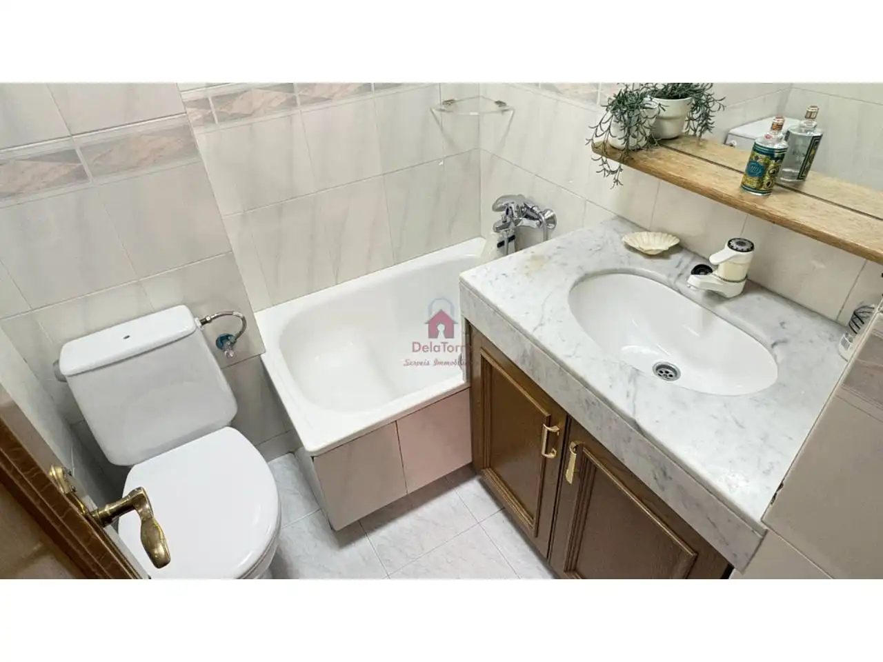 Badezimmer von Wohnung zum Verkauf in Terrassa mit Klimaanlage, Heizung und Balkon