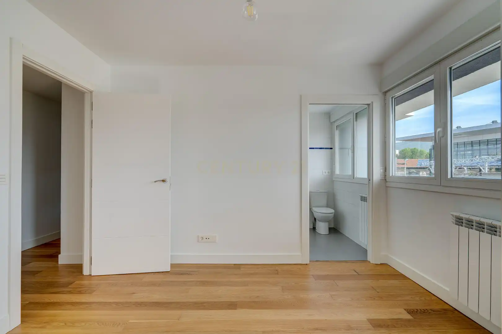 Bedroom of Flat for sale in Irun 