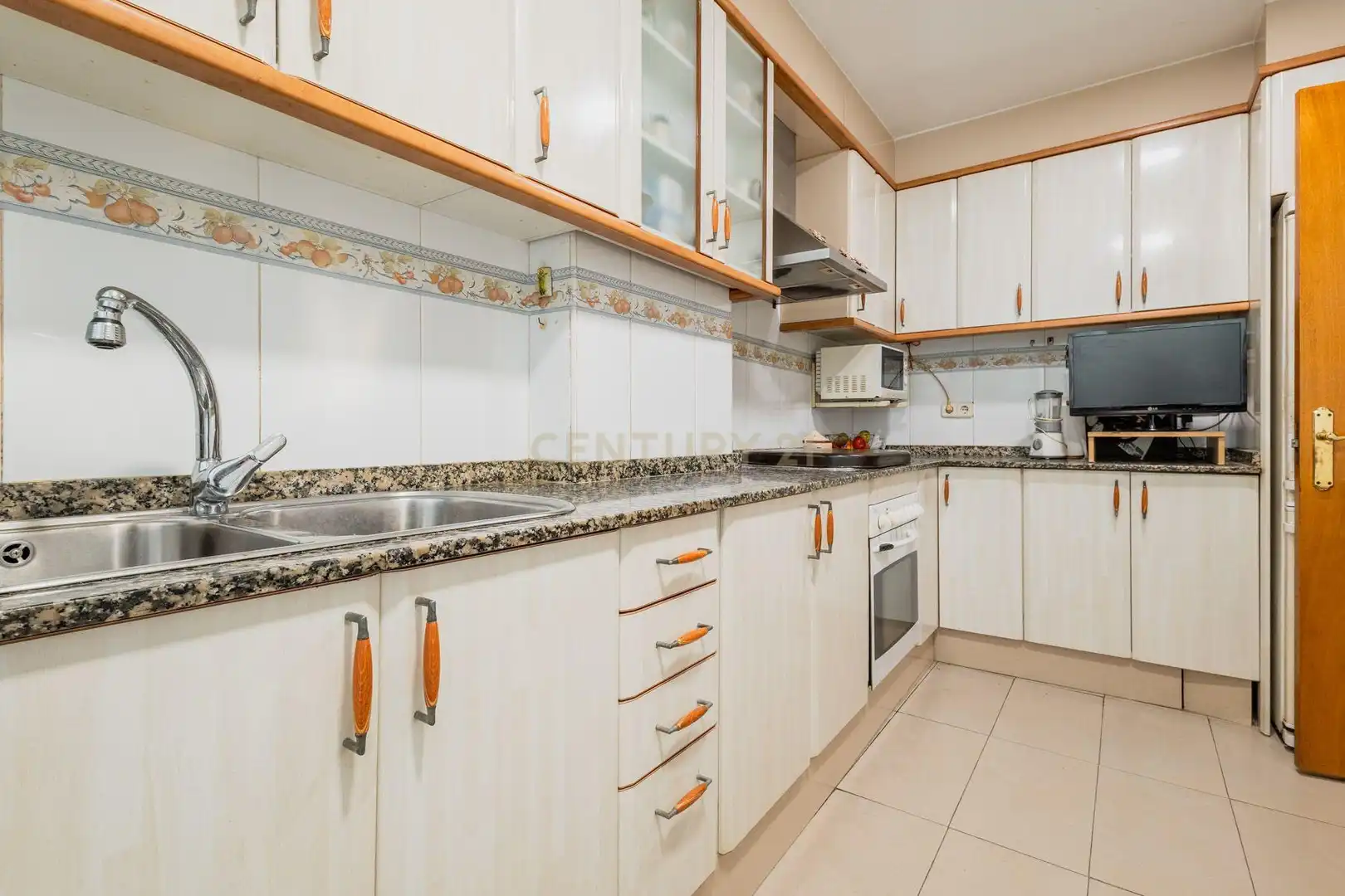 Cocina de Apartamento en venta en Sant Feliu de Llobregat con Trastero y Balcón