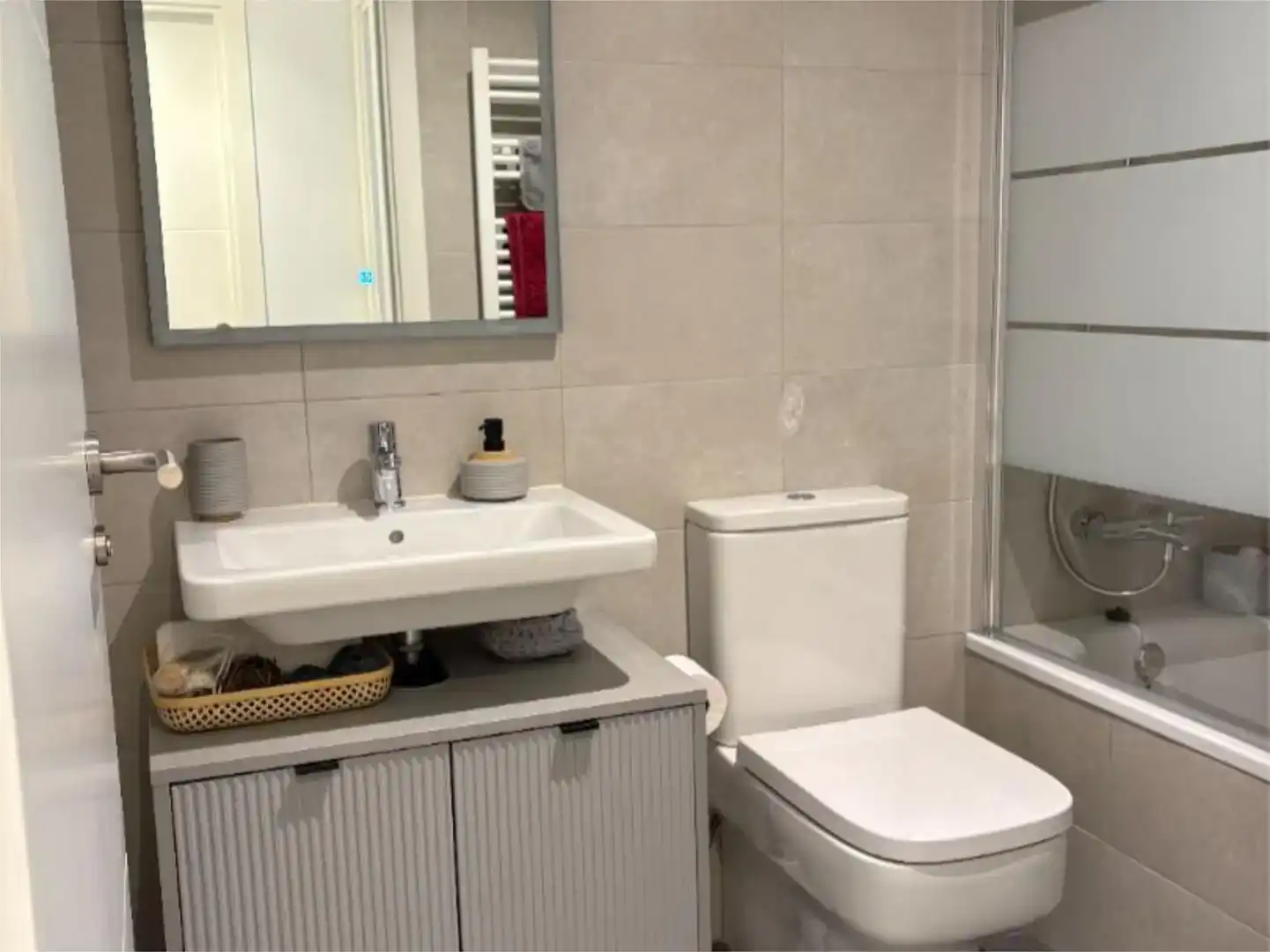 Bathroom of Flat for sale in Sabadell  with Air Conditioner and Swimming Pool