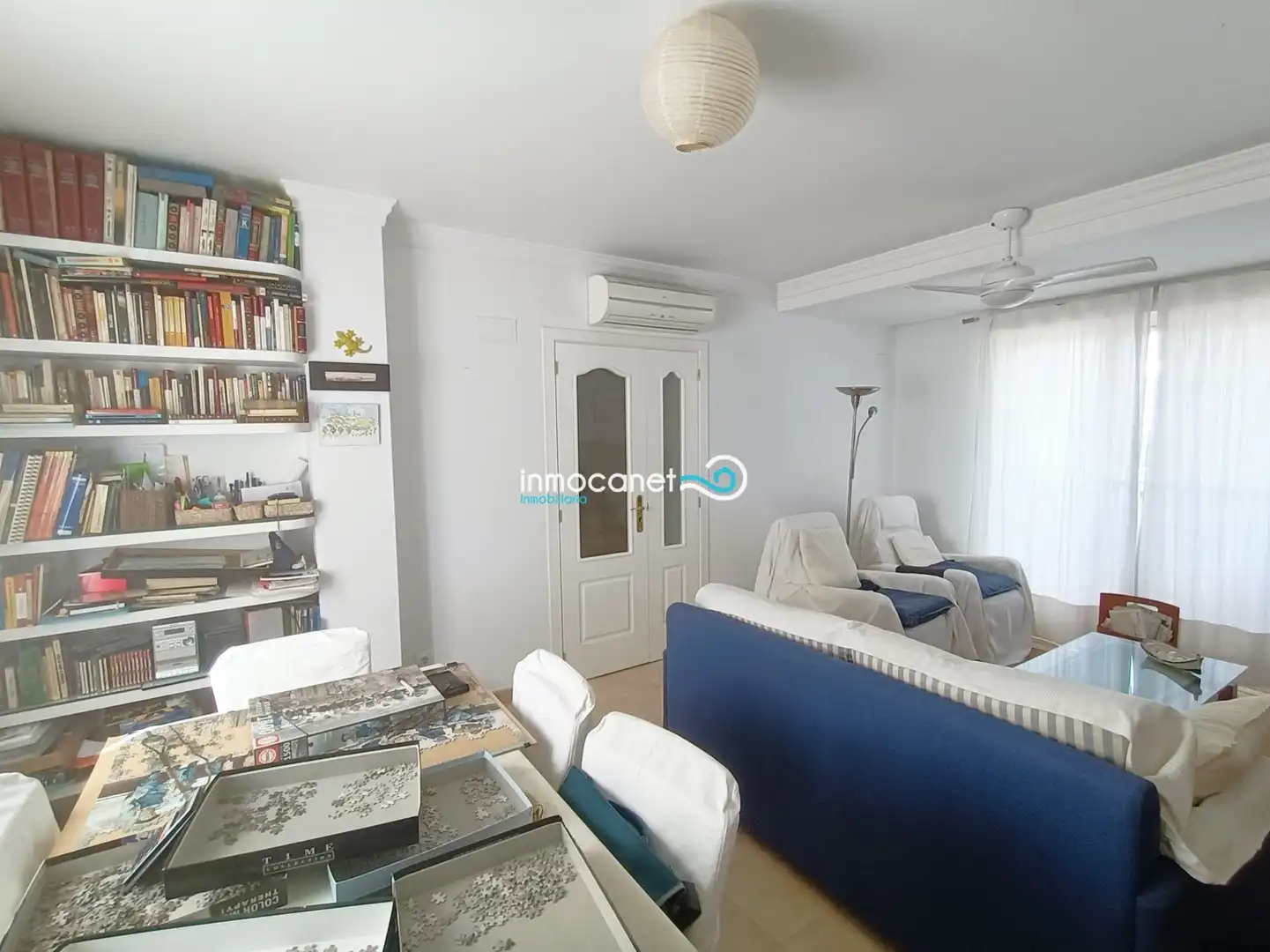 Sala de estar de Casa adosada en venta en Oliva con Aire acondicionado, Terraza y Piscina