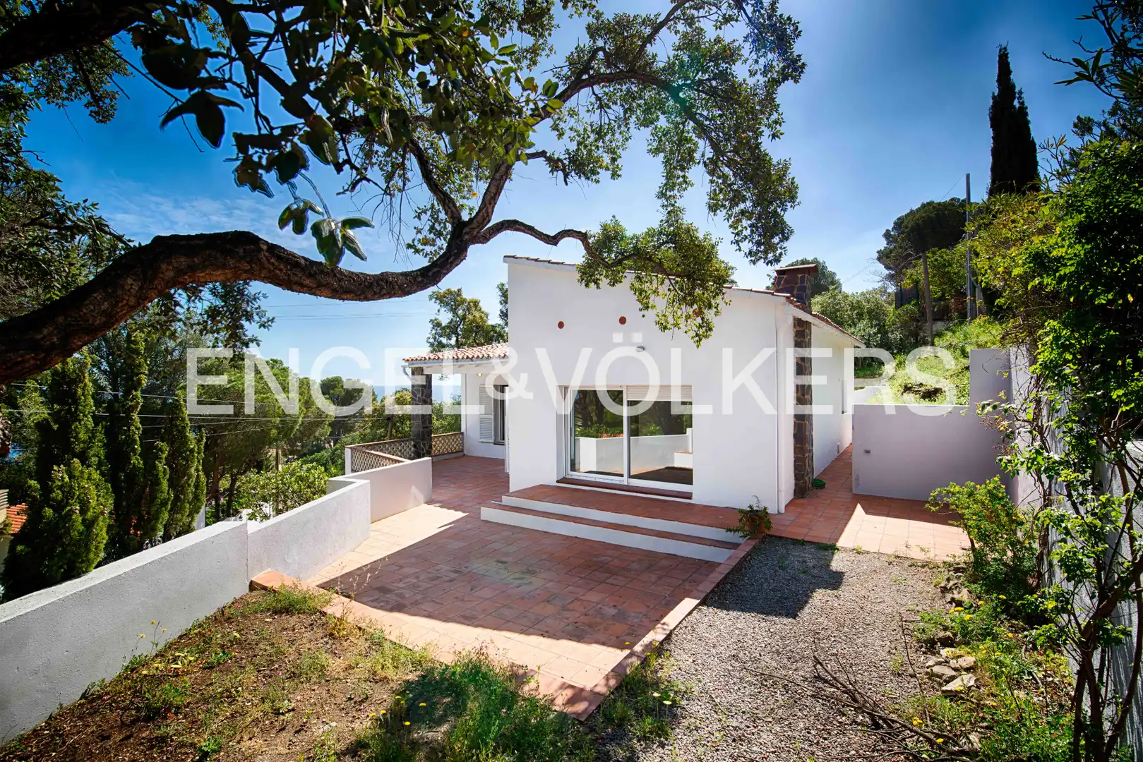 Vista exterior de Casa o xalet en venda en El Port de la Selva amb Aire condicionat, Calefacció i Jardí privat