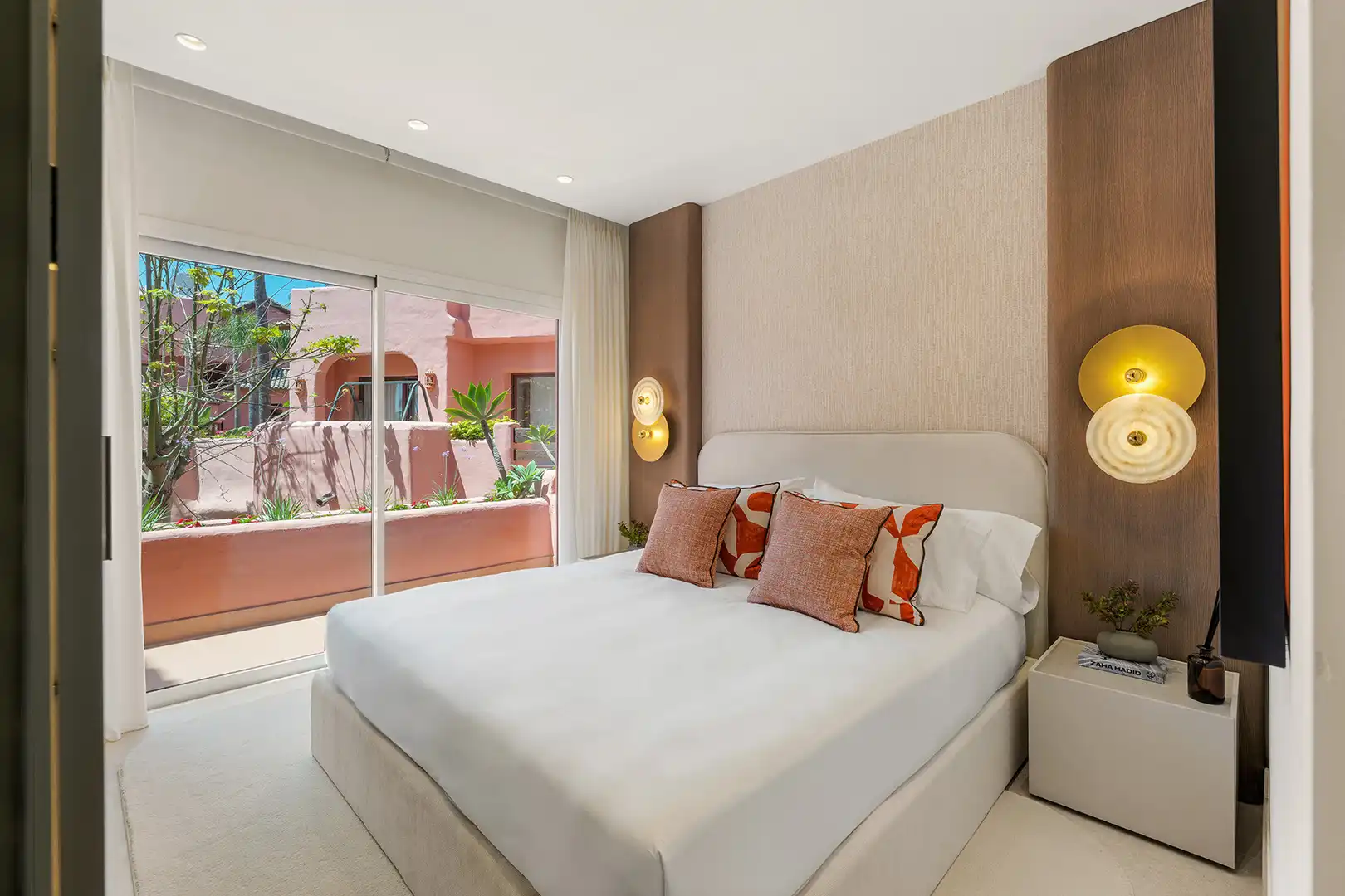 Bedroom of Apartments for sale in Estepona  with Air Conditioner, Terrace and Swimming Pool