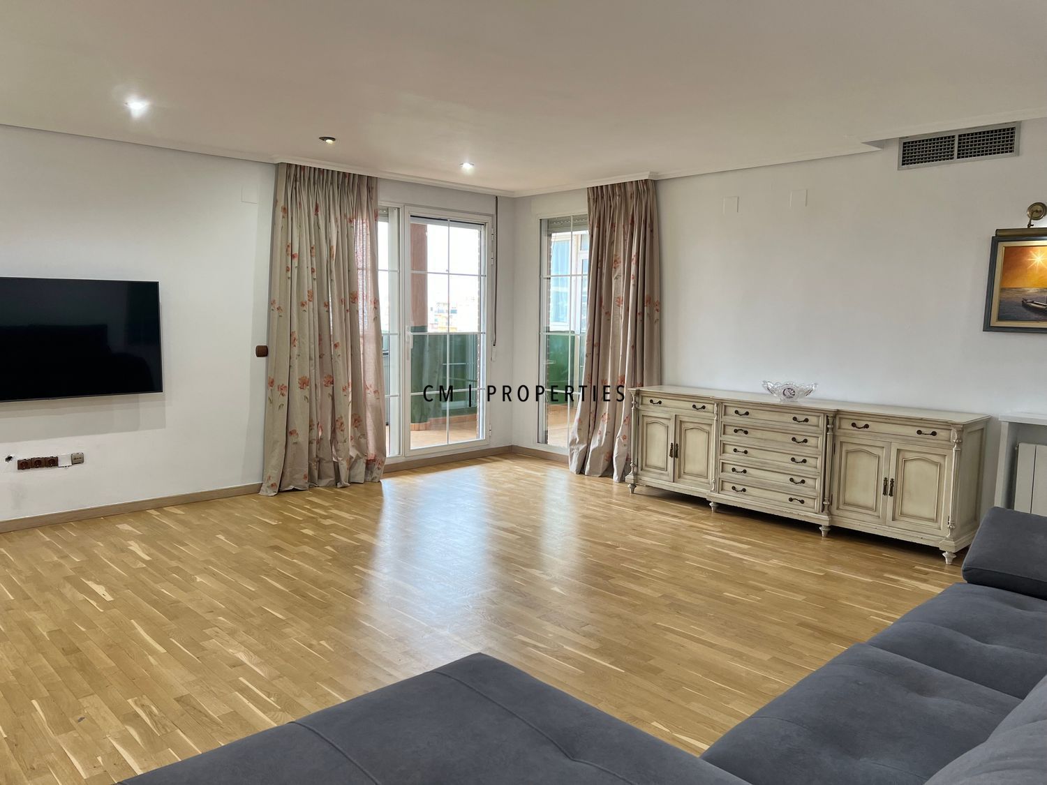 Sala de estar de Piso de alquiler en  Valencia Capital con Aire acondicionado, Calefacción y Parquet