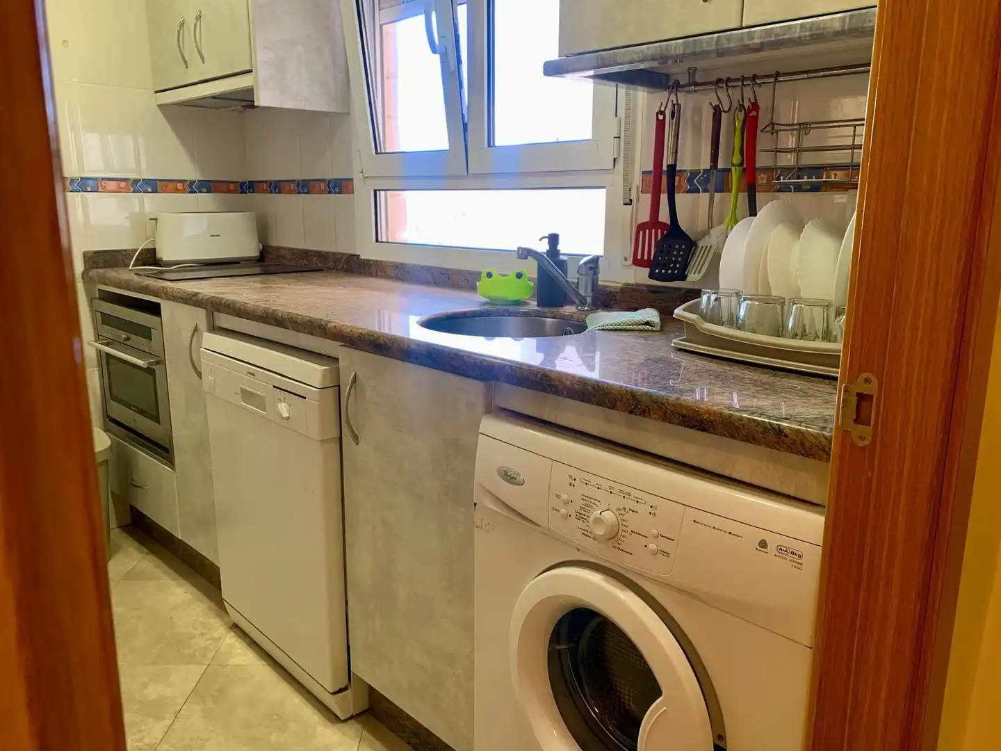 Cocina de Apartamento de alquiler en Alicante / Alacant con Terraza, Amueblado y Piscina comunitaria