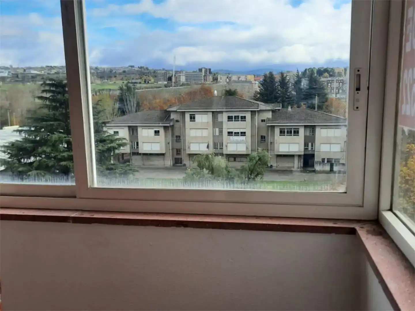 Vista exterior de Pis en venda en Ponferrada amb Parquet, Traster i Moblat