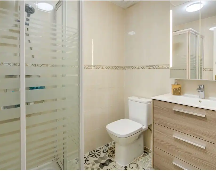 Bathroom of Flat for sale in Mijas  with Air Conditioner, Terrace and Storage room