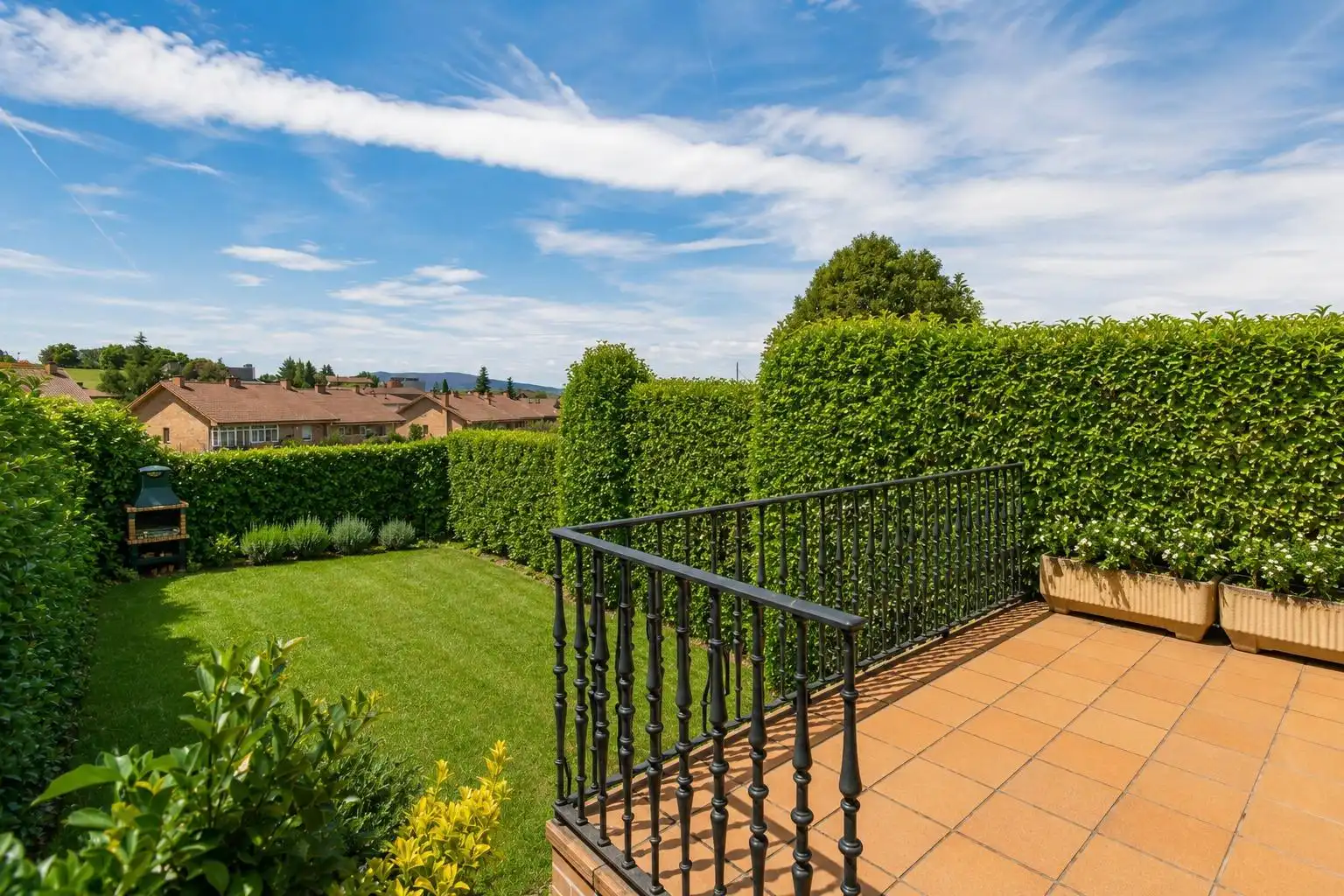 Terrassa de Casa adosada en venda en Valle de Egüés / Eguesibar amb Calefacció, Jardí privat i Terrassa