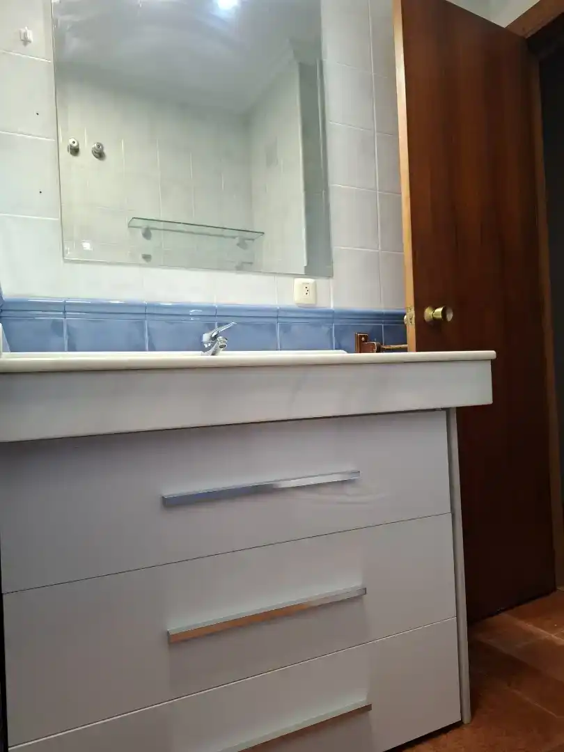 Badezimmer von Maisonette zur Miete in Cáceres Capital mit Klimaanlage