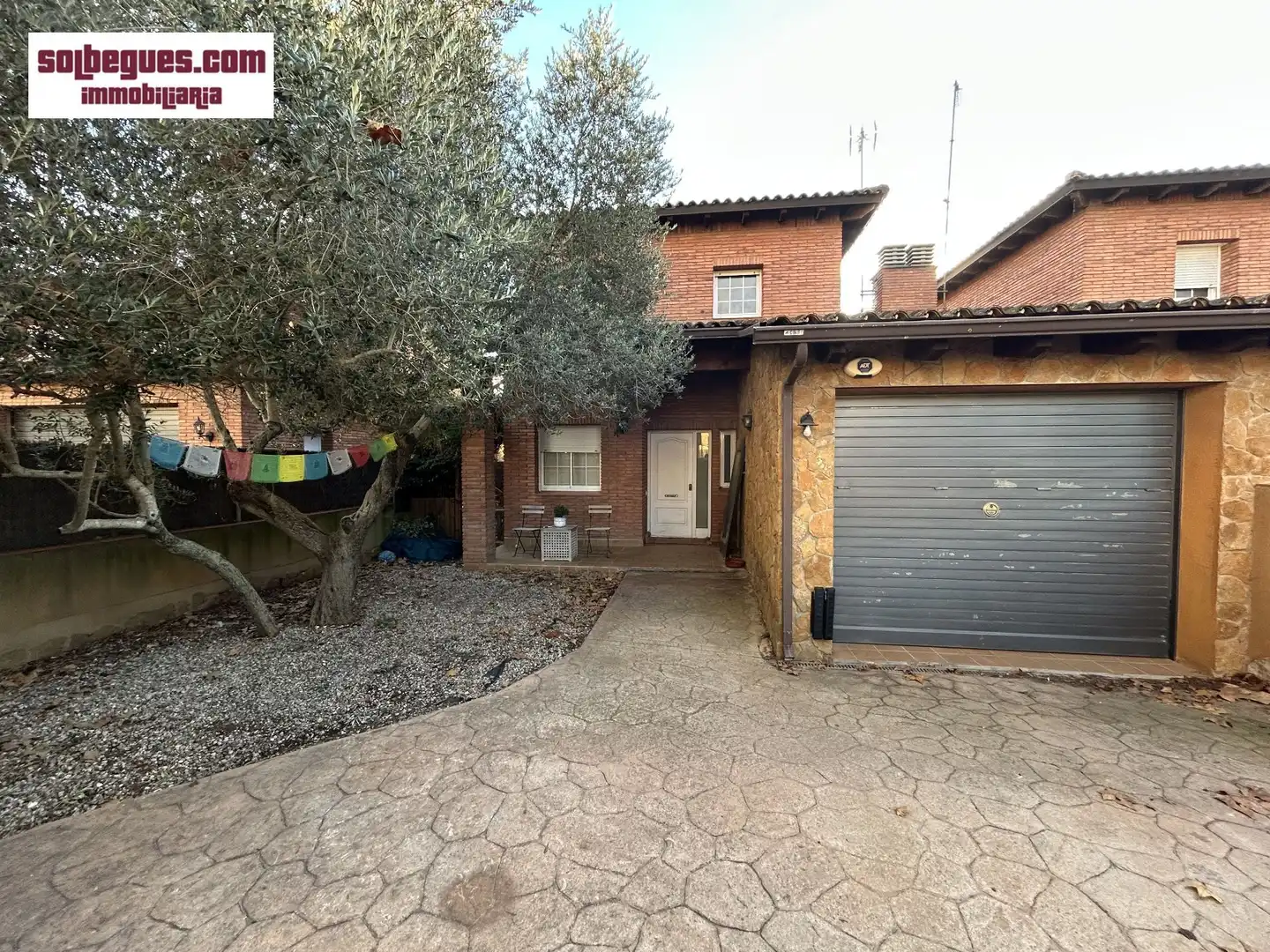 Vista exterior de Casa o xalet en venda en Begues amb Calefacció, Jardí privat i Terrassa