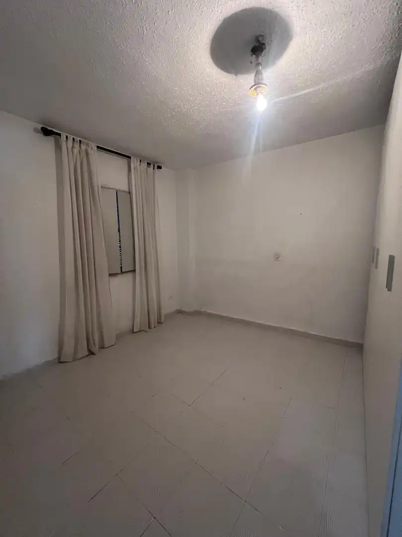 Habitación de Apartamento en venta en Benidorm con Terraza y Amueblado