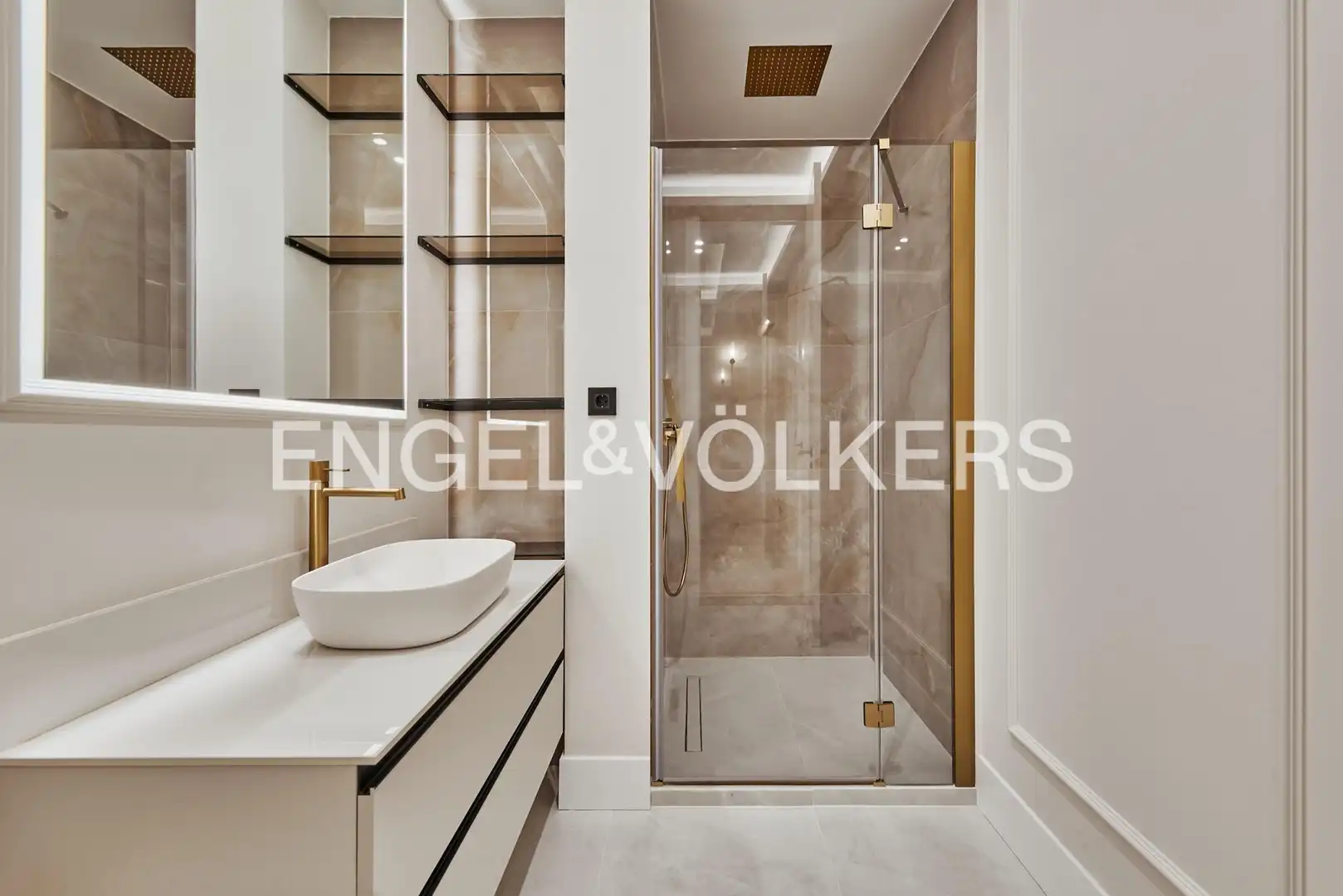 Baño de Piso en venta en Madrid con Aire acondicionado y Calefacción