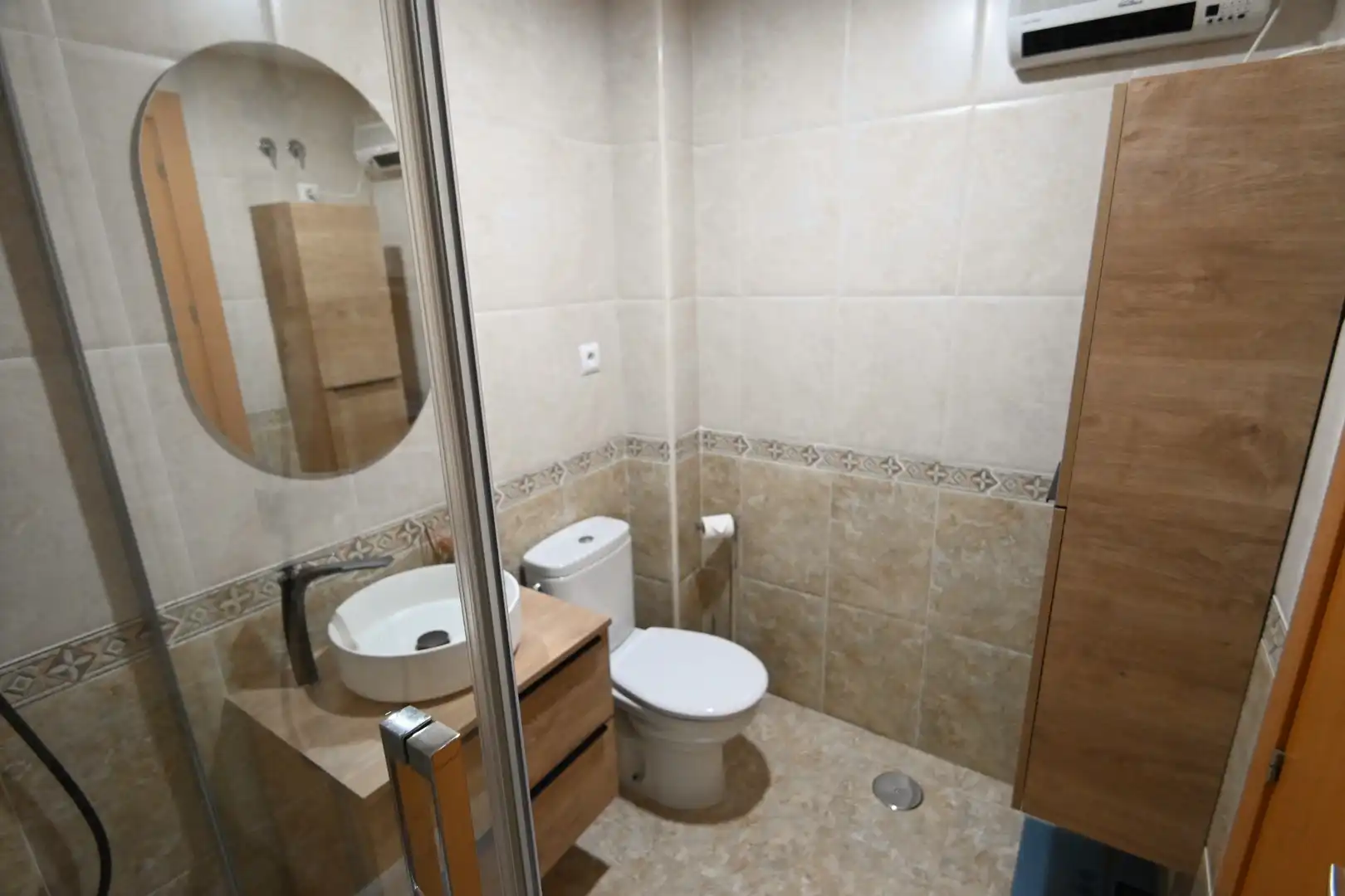 Bathroom of Flat for sale in La Zubia  with Air Conditioner, Storage room and Balcony