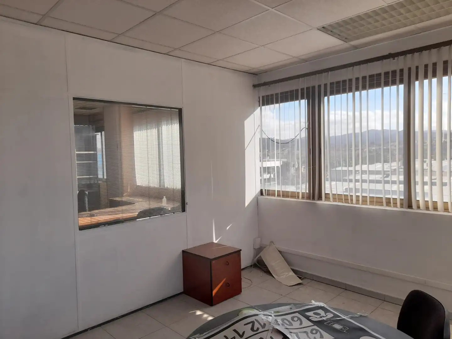 Büro zur Miete in Ripollet mit Klimaanlage, Heizung und Möbliert