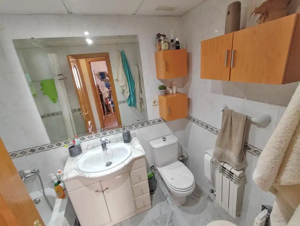 Bathroom of Attic for rent in Genil