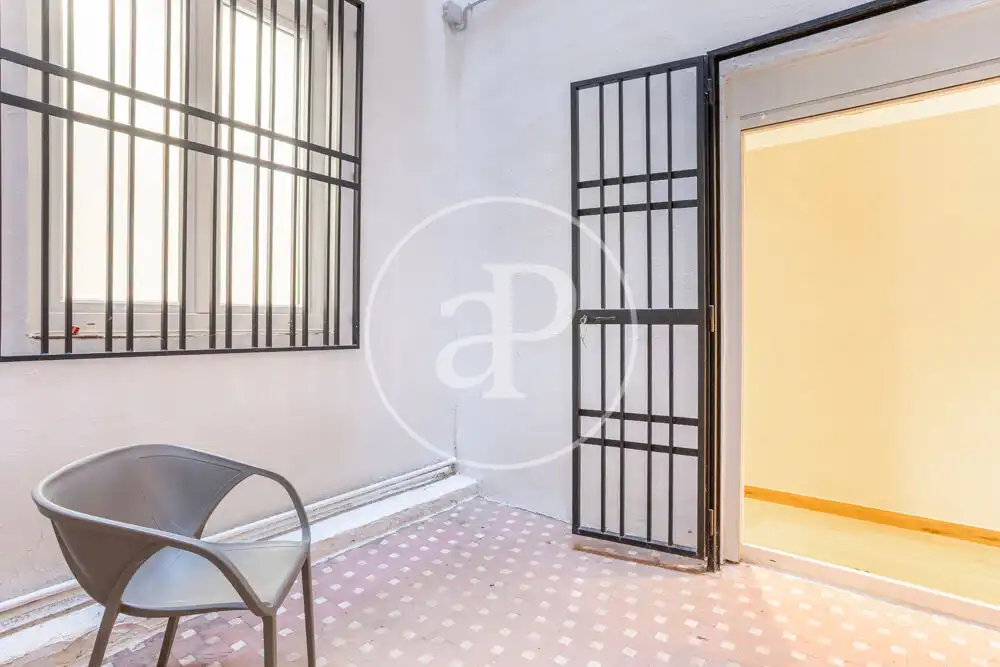 Bedroom of Flat for rent in Valencia  with Air Conditioner, Heating and Terrace