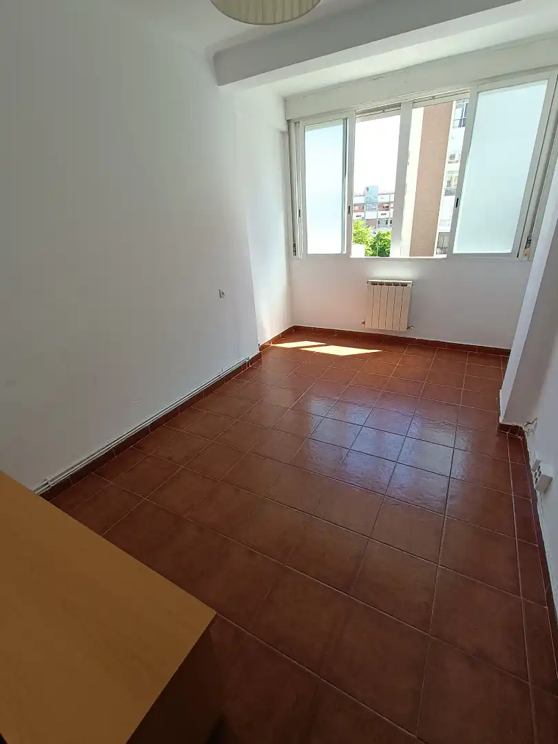 Living room of Flat for sale in Madrid  with Storage room
