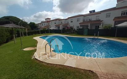 Piscina de Casa o xalet en venda en Chiclana de la Frontera