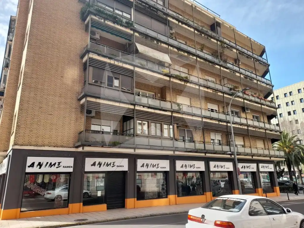 Gewerbefläche zur Miete in Avenida de Cristobal Colón, imagen 4