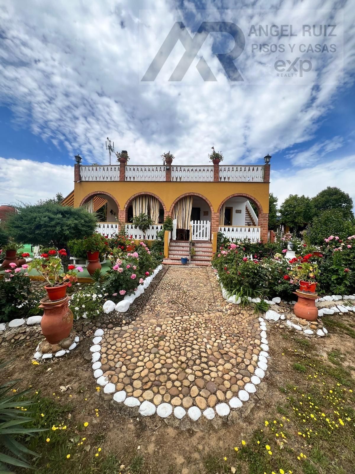 Jardí de Finca rústica en venda en Mérida amb Aire condicionat, Terrassa i Traster