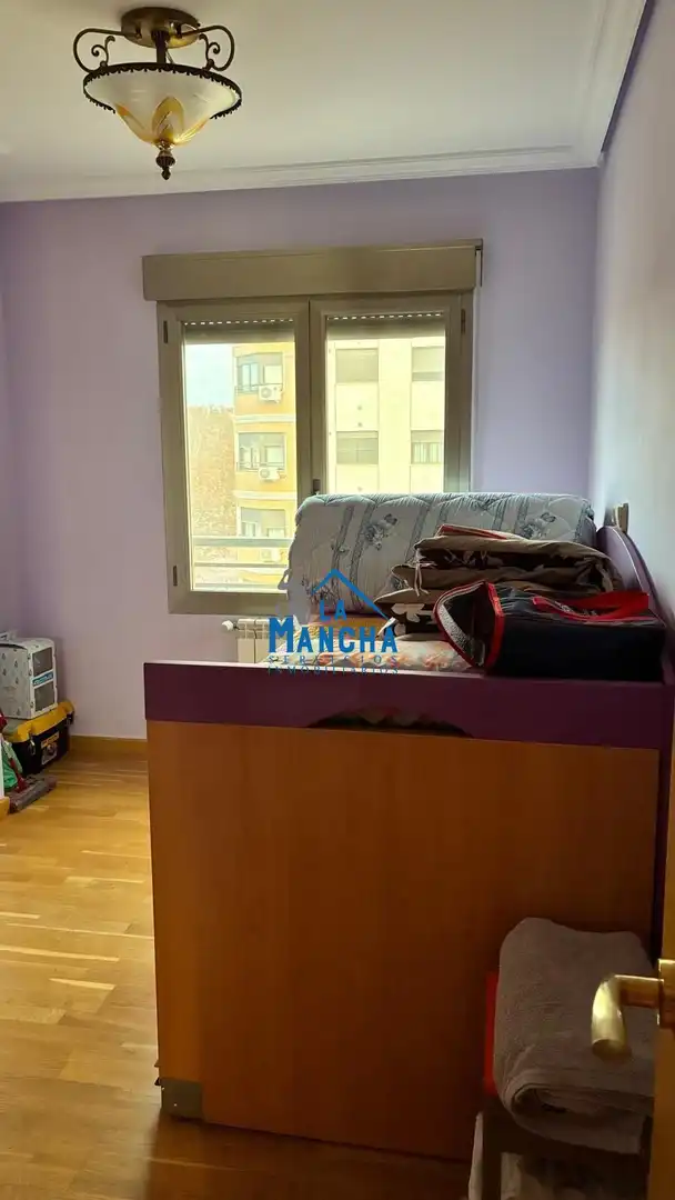 Habitación de Apartamento en venta en Albacete con Calefacción, Trastero y Amueblado
