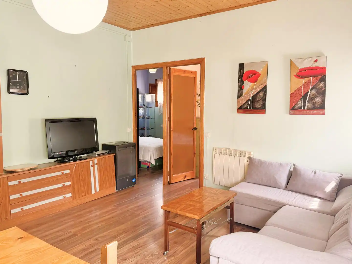 Living room of Flat for sale in Guardiola de Berguedà  with Heating, Furnished and TV