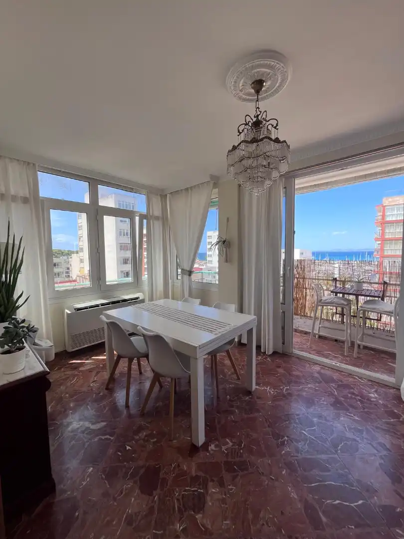 Flat with terrace for sale in Carrer Salut 17