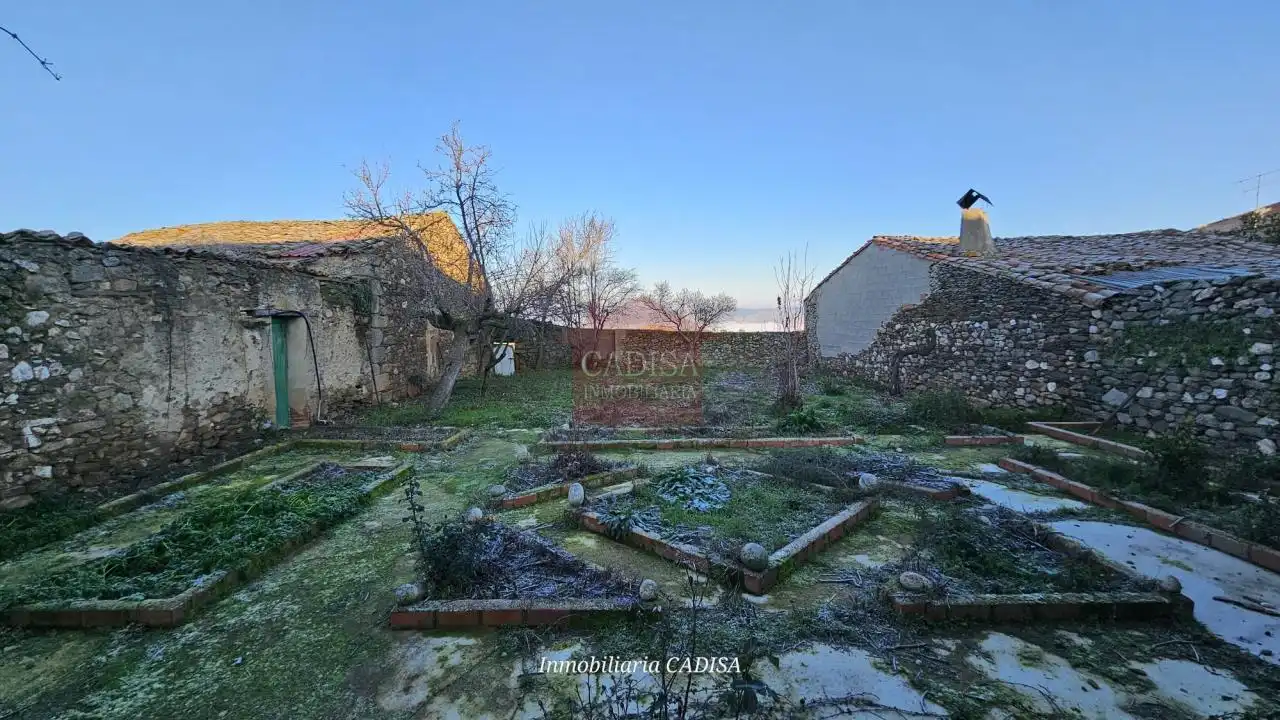 Casa o xalet en venda en Hinojosa de Duero amb Calefacció, Jardí privat i Traster