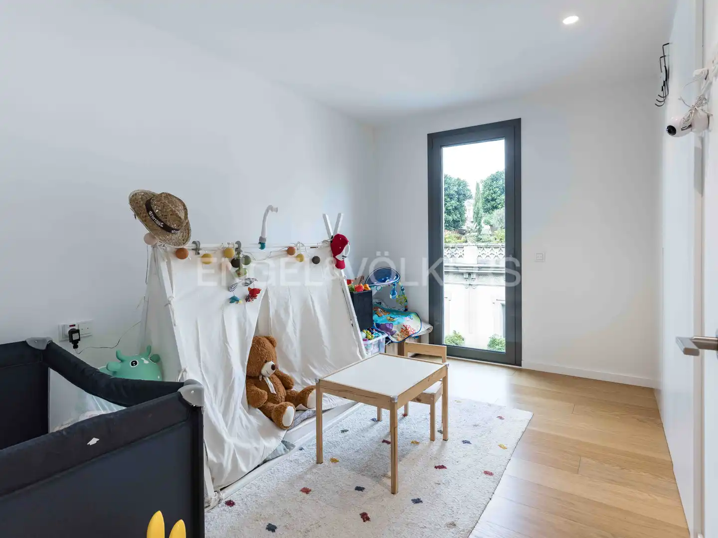 Bedroom of Attic for rent in Barcelona  with Air Conditioner, Heating and Parquet flooring
