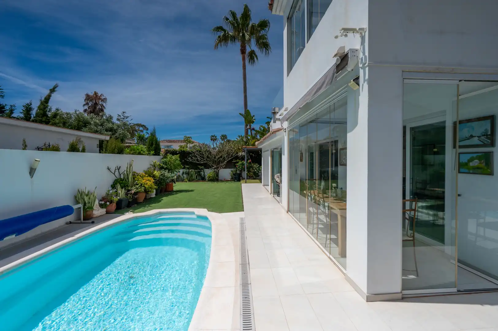 Swimming pool of Houses for sale in Estepona  with Air Conditioner, Private garden and Terrace