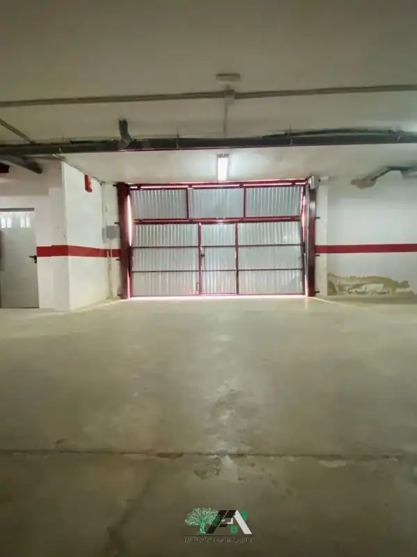 Garage for rent in Baeza