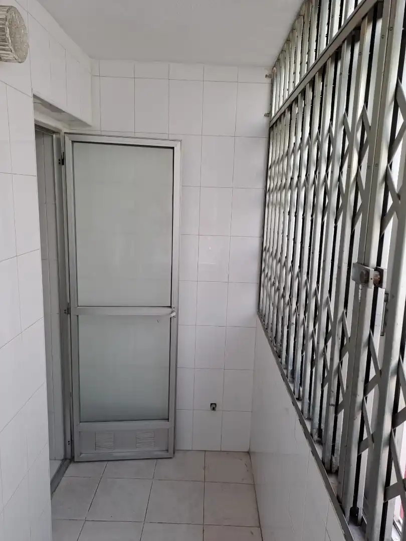 Bany de Pis de lloguer en Jaén amb Aire condicionat, Moblat i Forn