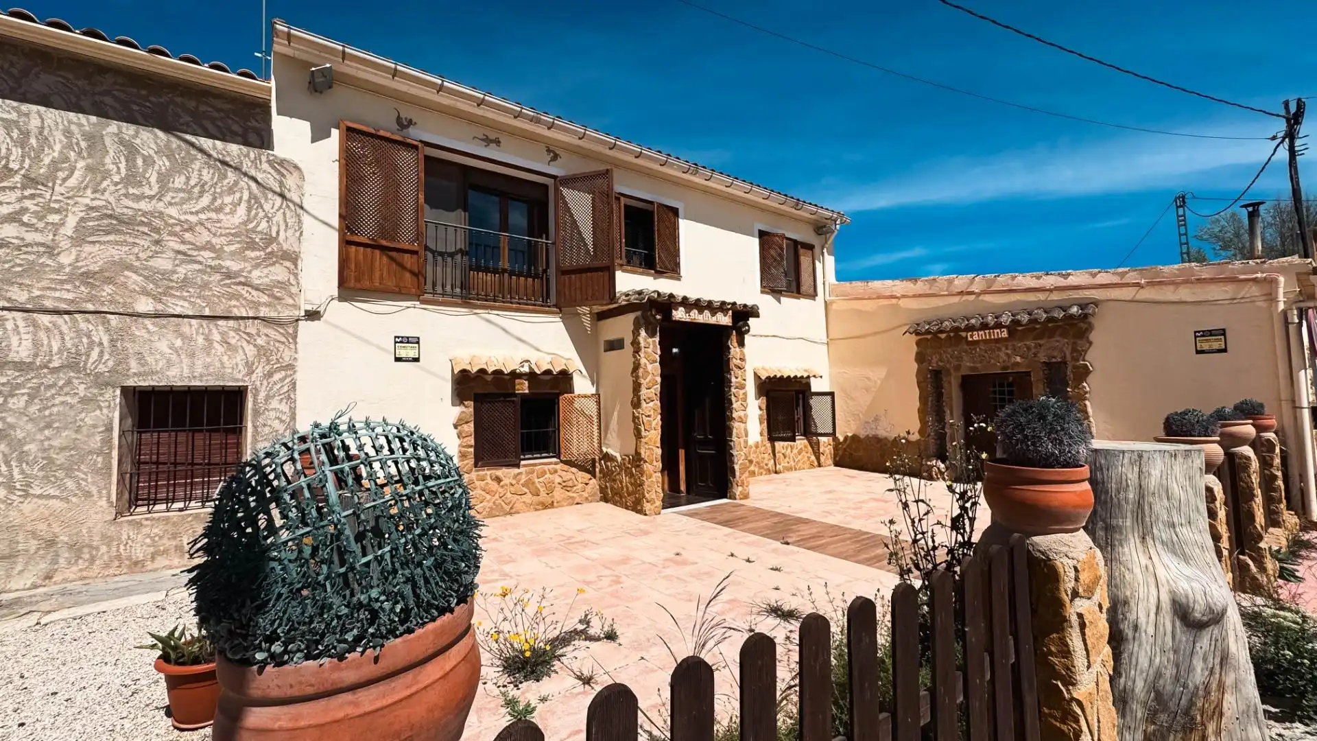 Vista exterior de Casa o xalet en venda en Monóvar  / Monòver amb Aire condicionat, Calefacció i Jardí privat
