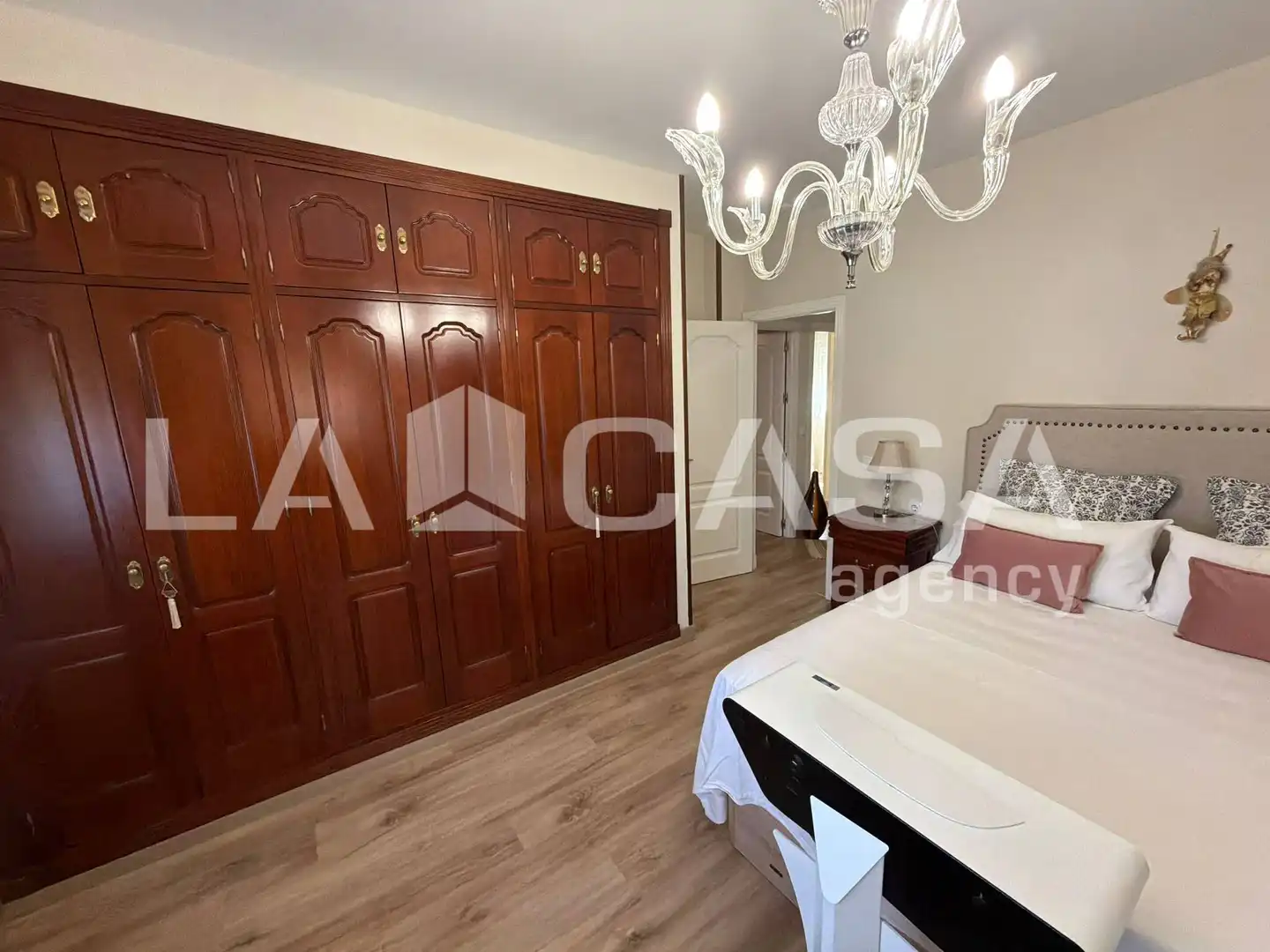 Casa aparellada amb piscina en venda a Cerros de Montequinto, imagen 24
