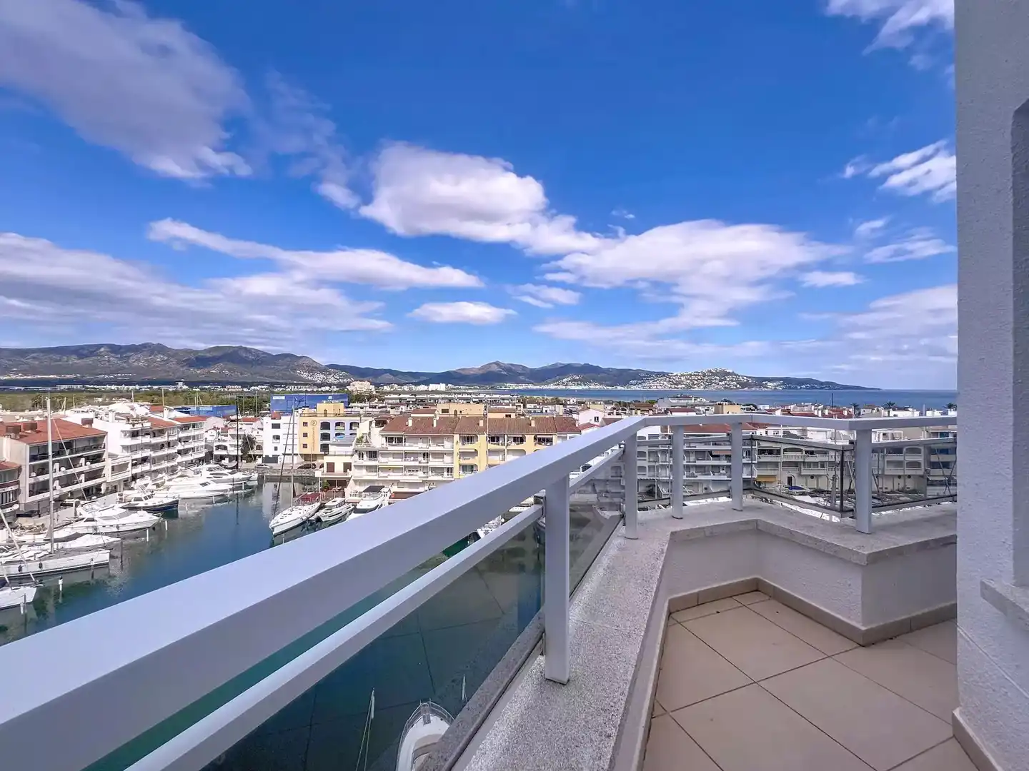 Terrassa de Apartament en venda en Empuriabrava amb Terrassa i Balcó