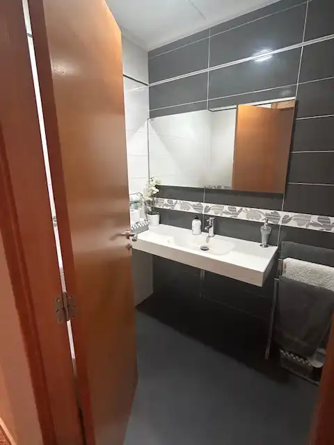 Badezimmer von Wohnung zum Verkauf in Corbera mit Abstellraum, Möbliert und Waschmaschine