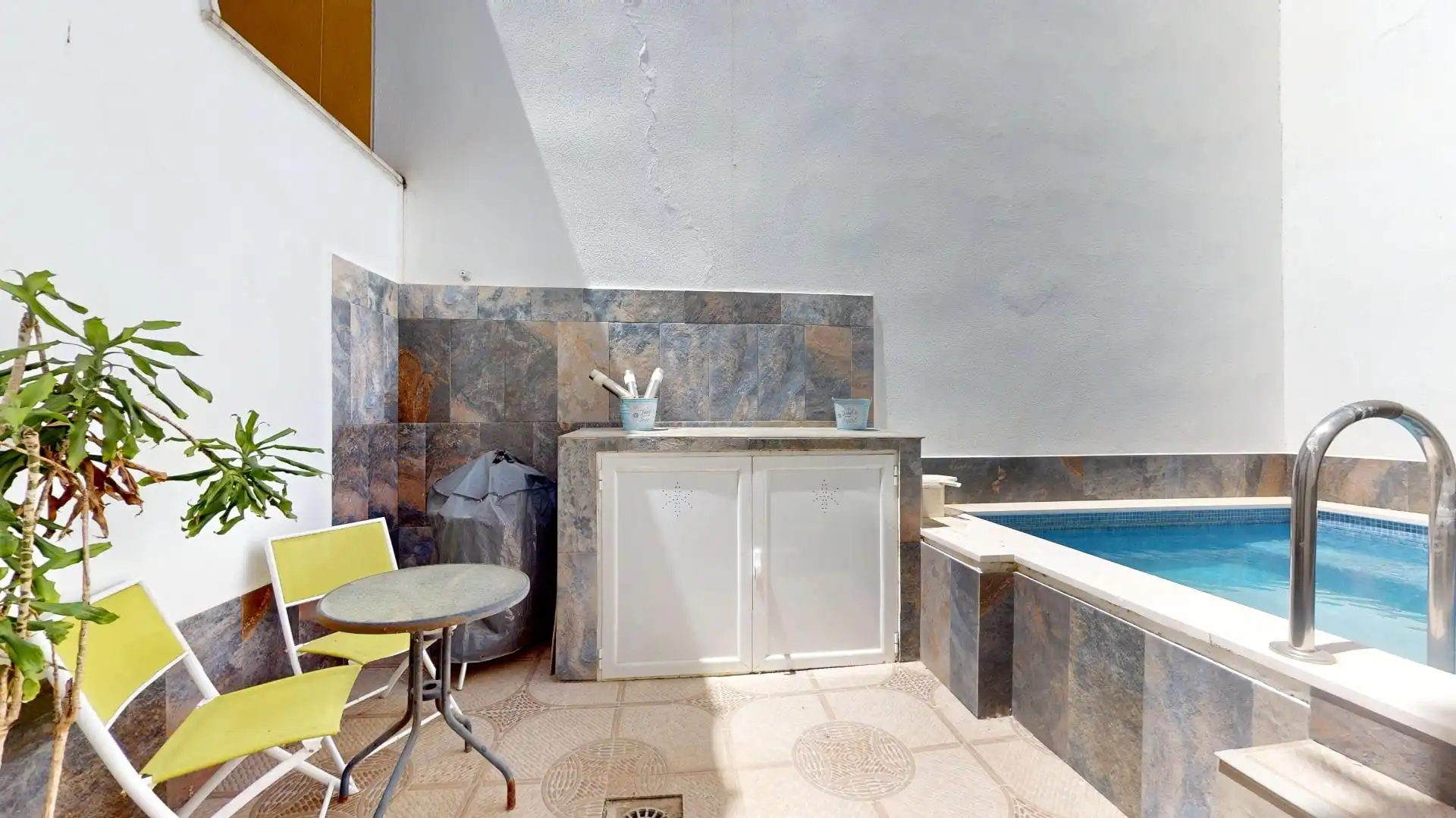 Terrasse von Einfamilien-Reihenhaus zum Verkauf in Córdoba mit Klimaanlage, Heizung und Terrasse