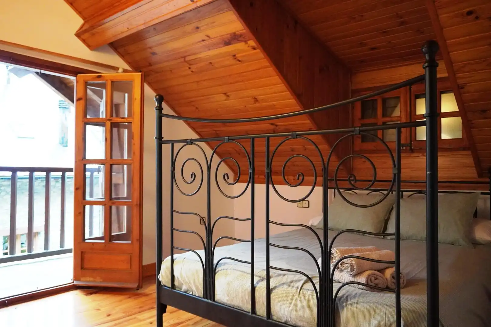 Habitación de Casa adosada en venta en La Guingueta d'Àneu